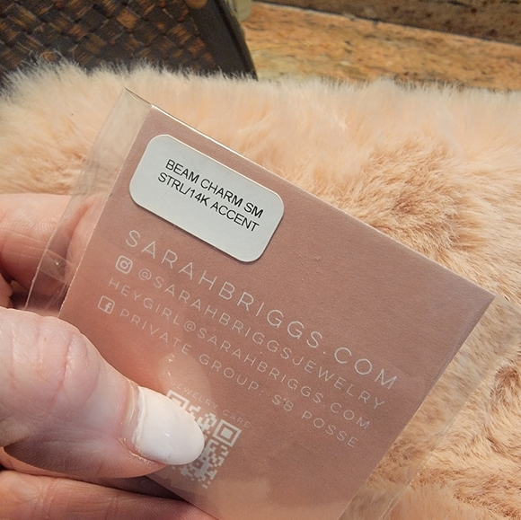 Sarah Briggs Beam/Bolt Charm - Picture 3 of 4